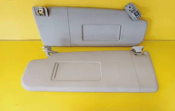 Volkswagen Golf V Sun visor