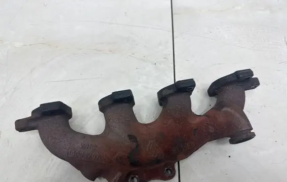 Mercedes-Benz A W176 Exhaust manifold 140042975R