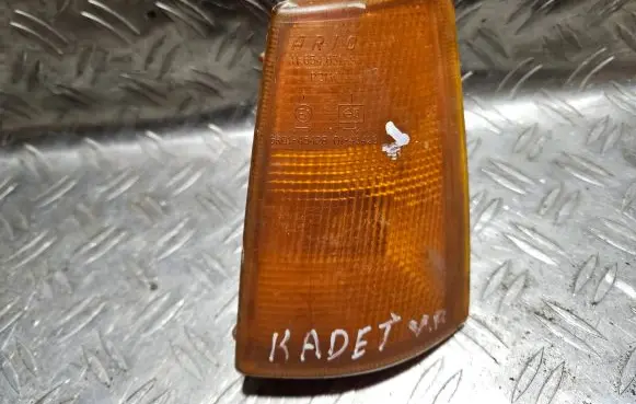 Opel Kadett E Front indicator light 11654631S 6R0145428