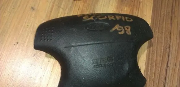 Ford Escort Steering wheel airbag 95gbf042b85aa