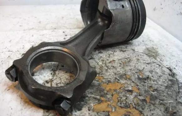 Opel Vectra B Piston with connecting rod B6560 17TDISUZU