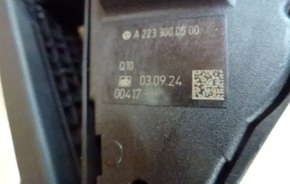 Accelerator throttle pedal