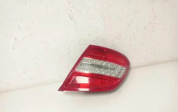 Mercedes-Benz C W204 Rear/tail lights A2048204064