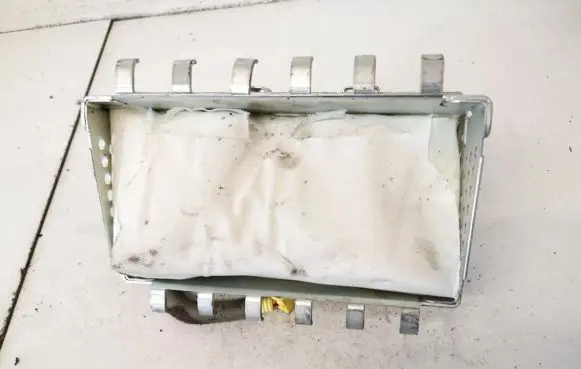 Honda FR-V Passenger airbag