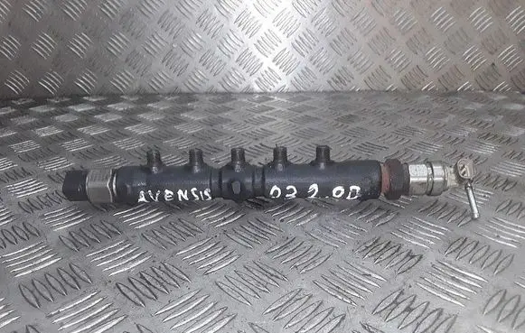 Toyota Avensis T220 Fuel main line pipe 8945860010