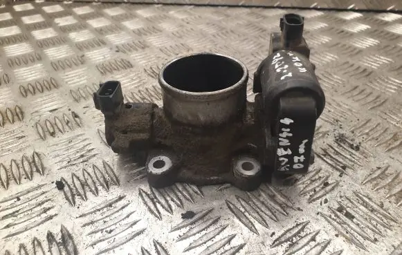 Toyota Avensis T250 Throttle valve 0R010