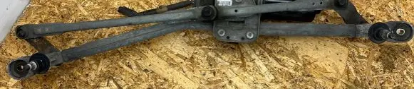 Mazda 3 I Front wiper linkage and motor F00S2S2698