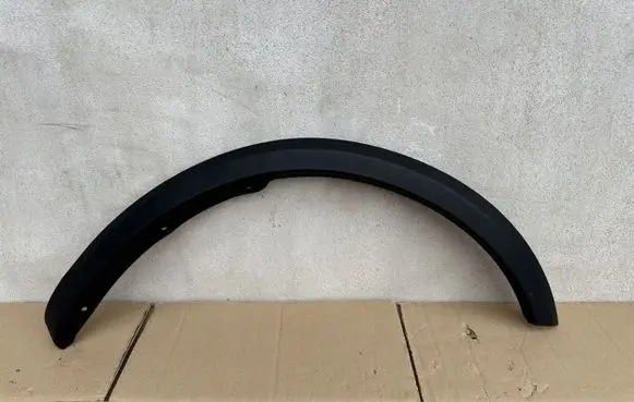 Suzuki Swift II Front arch trim 
