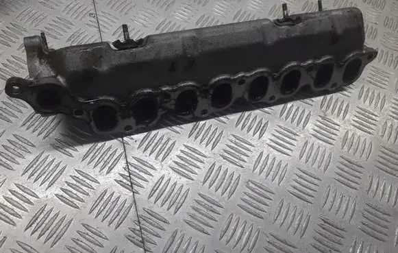 Toyota Corolla Verso E121 Intake manifold