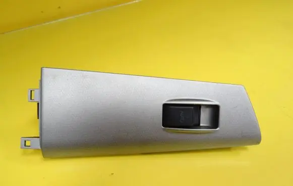Toyota Corolla Verso E121 Electric window control switch 8480102281