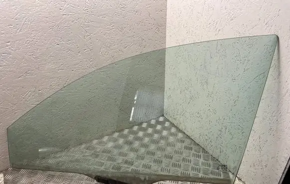 Honda CR-V Front door window glass four-door 43R00050
