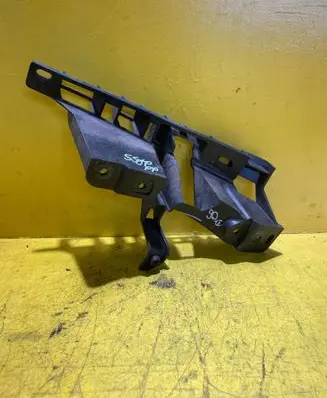 Renault Modus Headlight/headlamp mounting bracket 8200213560