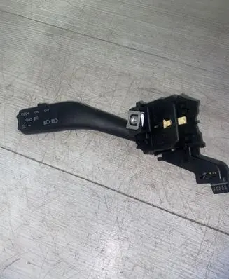 Volkswagen Touran I Indicator stalk 1K0953513A 01103501 10350162296104