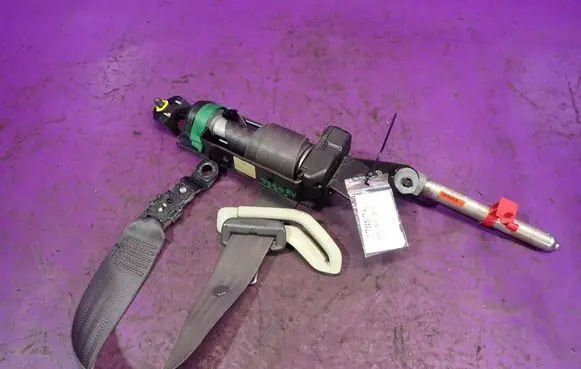Volvo S60 Front seatbelt