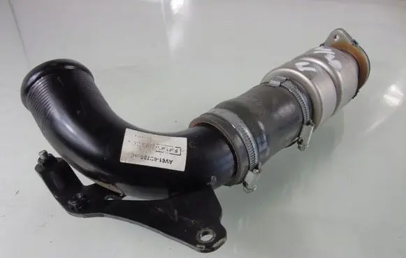 Volvo V40 Intercooler hose/pipe AV616C750AB