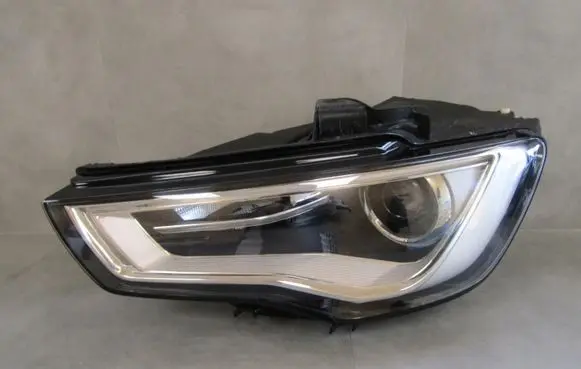 Audi A3 S3 8V Headlight/headlamp 8V0941005C