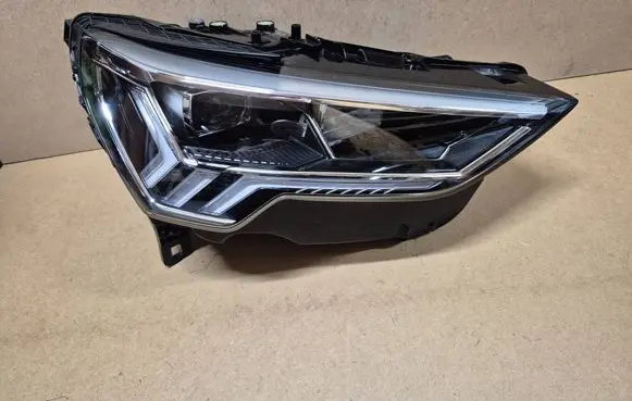 Audi Q3 F3 Headlight/headlamp 83A941034