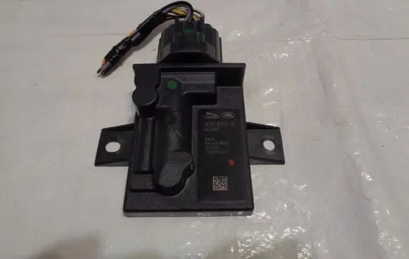 Jaguar XE Fuel injection pump control unit/module FK729D370AC