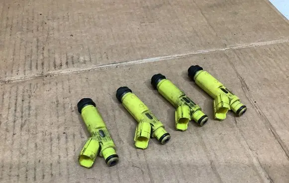 Toyota RAV 4 (XA20) Fuel injectors set 2325028050