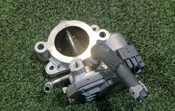 Renault Trafic III (X82) Throttle valve 161A05894R