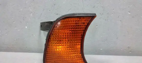 BMW 5 E60 E61 Front indicator light 05071100
