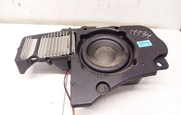Volvo XC90 Subwoofer speaker 30679176