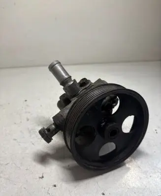 Opel Insignia A Power steering pump 13273784