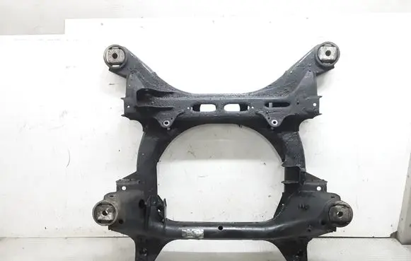 Volkswagen Touareg I Front subframe