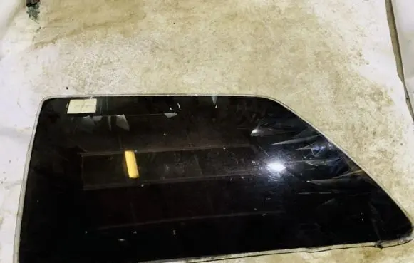 Volkswagen Golf II Rear side window