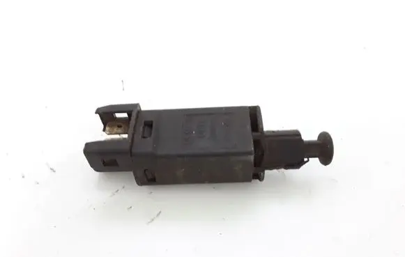 Volkswagen PASSAT B4 Brake pedal sensor switch 191945515