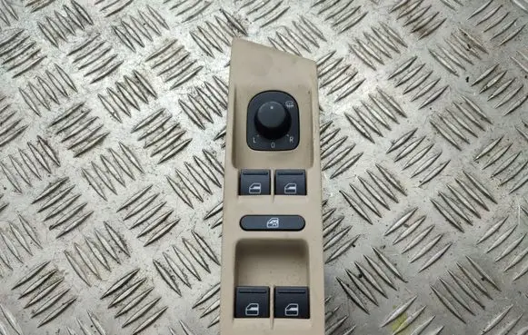 Volkswagen PASSAT B7 Electric window control switch 1K4959857B