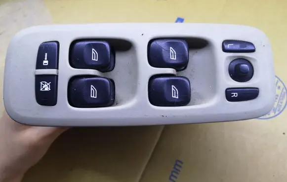 Volvo V70 Electric window control switch 30746074