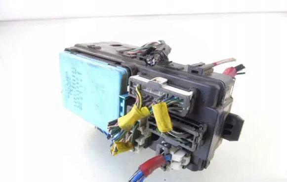 Mitsubishi Pajero Sport I Fuse module 2323006260