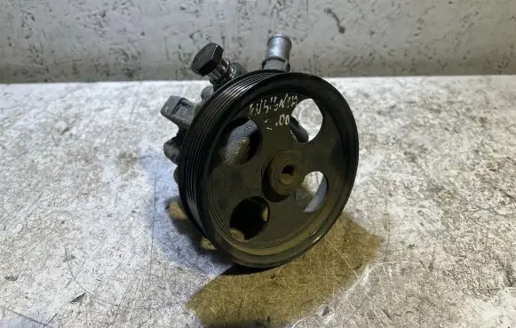 Opel Insignia A Power steering pump 13309336 YS1121H21624