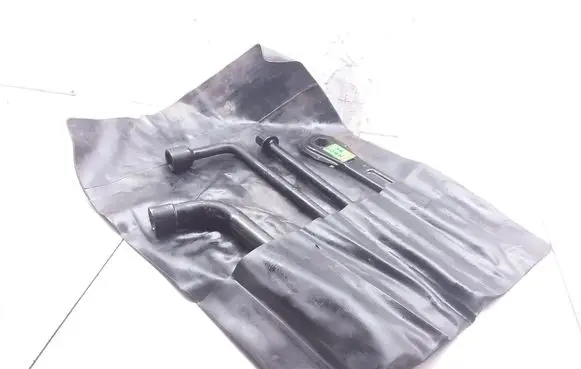Mercedes-Benz Vito Viano W639 Tool set 4145810049 A6395810301
