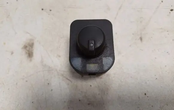 Audi A4 S4 B6 8E 8H Wing mirror switch 8E0959565