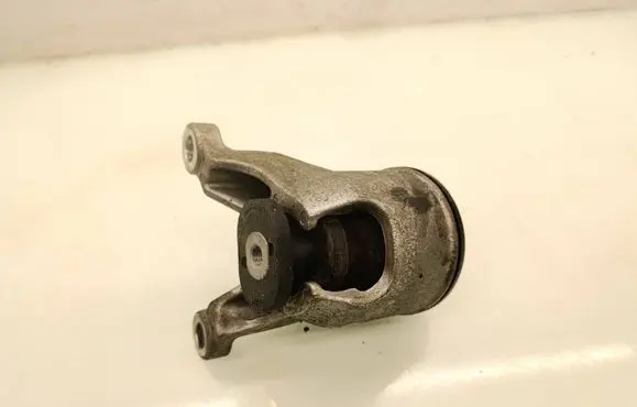 Nissan Murano Z52 Engine mount bracket 