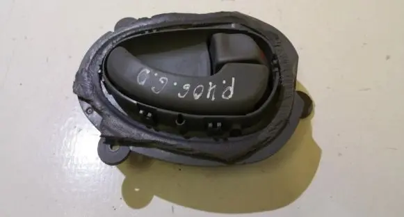 Peugeot 406 Rear door interior handle 9616307477