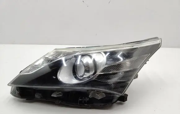 Toyota Avensis T270 Headlight/headlamp 1010017687