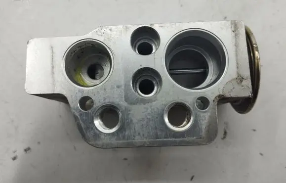 Air conditioning (A/C) expansion valve