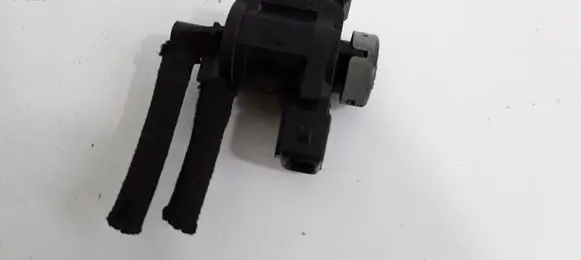 Volkswagen PASSAT B5.5 Vacuum valve 1J0906283A