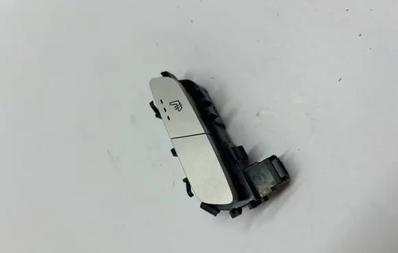 Mercedes-Benz C W205 Seat heating switch A2139057502 13149733 HW132000