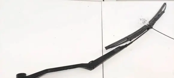 Toyota RAV 4 (XA20) Front wiper blade arm