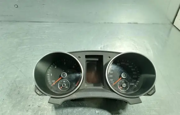 Volkswagen Golf VI Speedometer (instrument cluster) 5K0920860J