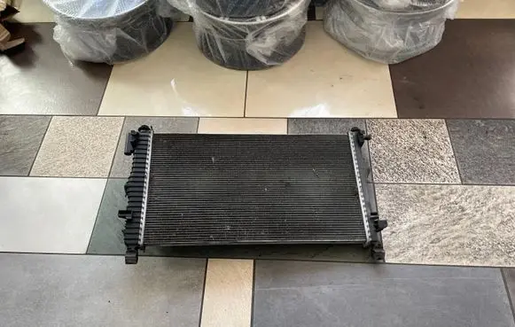 Opel Insignia A Coolant radiator 13241728