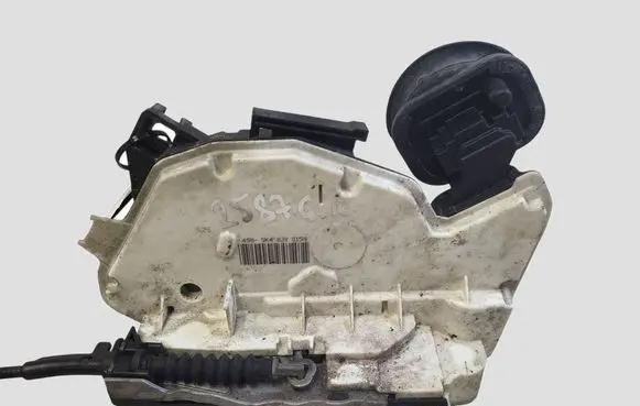 Volkswagen Golf VI Rear door lock 5K4839015H