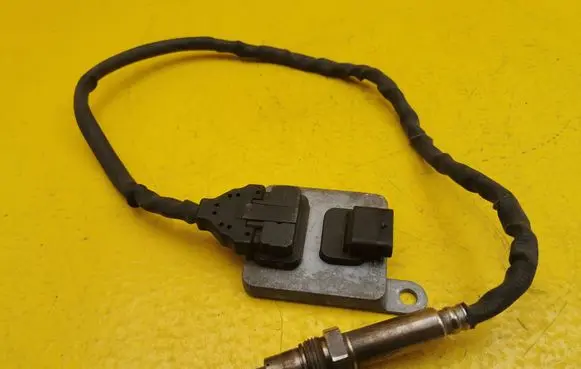 Mercedes-Benz C W205 Lambda probe sensor A0009055106