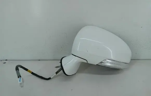 Toyota Avensis T270 Front door electric wing mirror