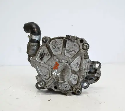 Volkswagen PASSAT B6 Vacuum pump 03L145100F