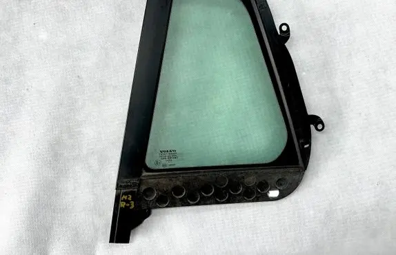 Volvo V60 Rear door window glass 43R-001565 E000001 DOT459AS2M540